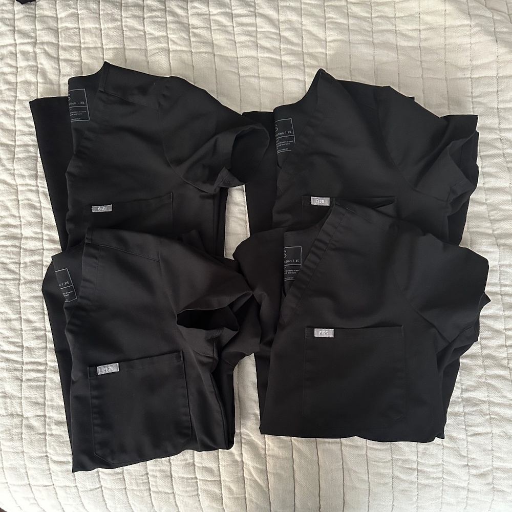 Set of 4 Figs Scrubs XS